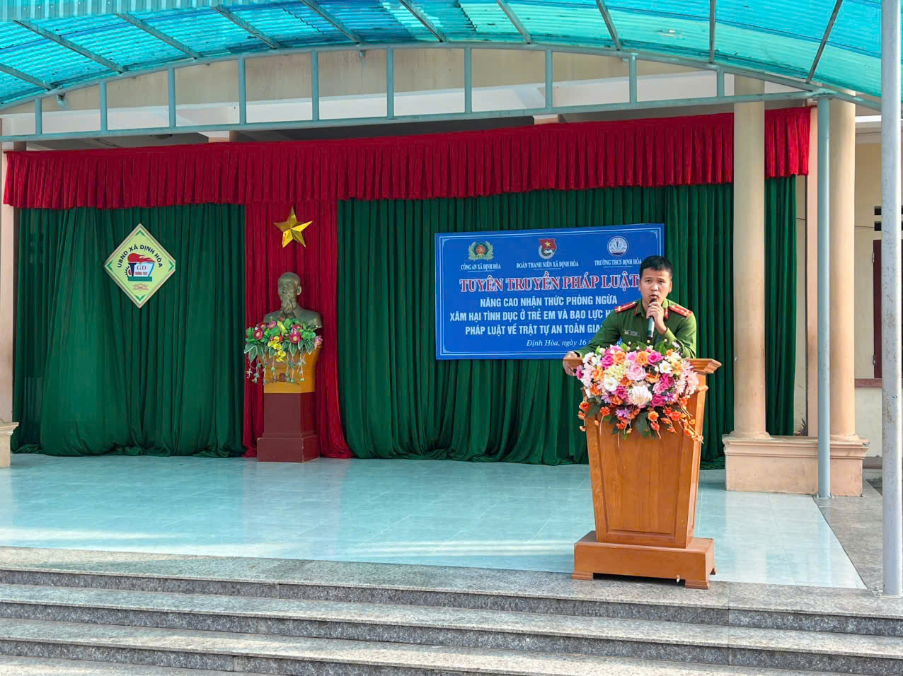 Anh-tin-bai